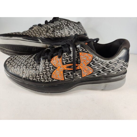 Under Armour Youth Size 7 Used 1281104-001 - Picture 2 of 9